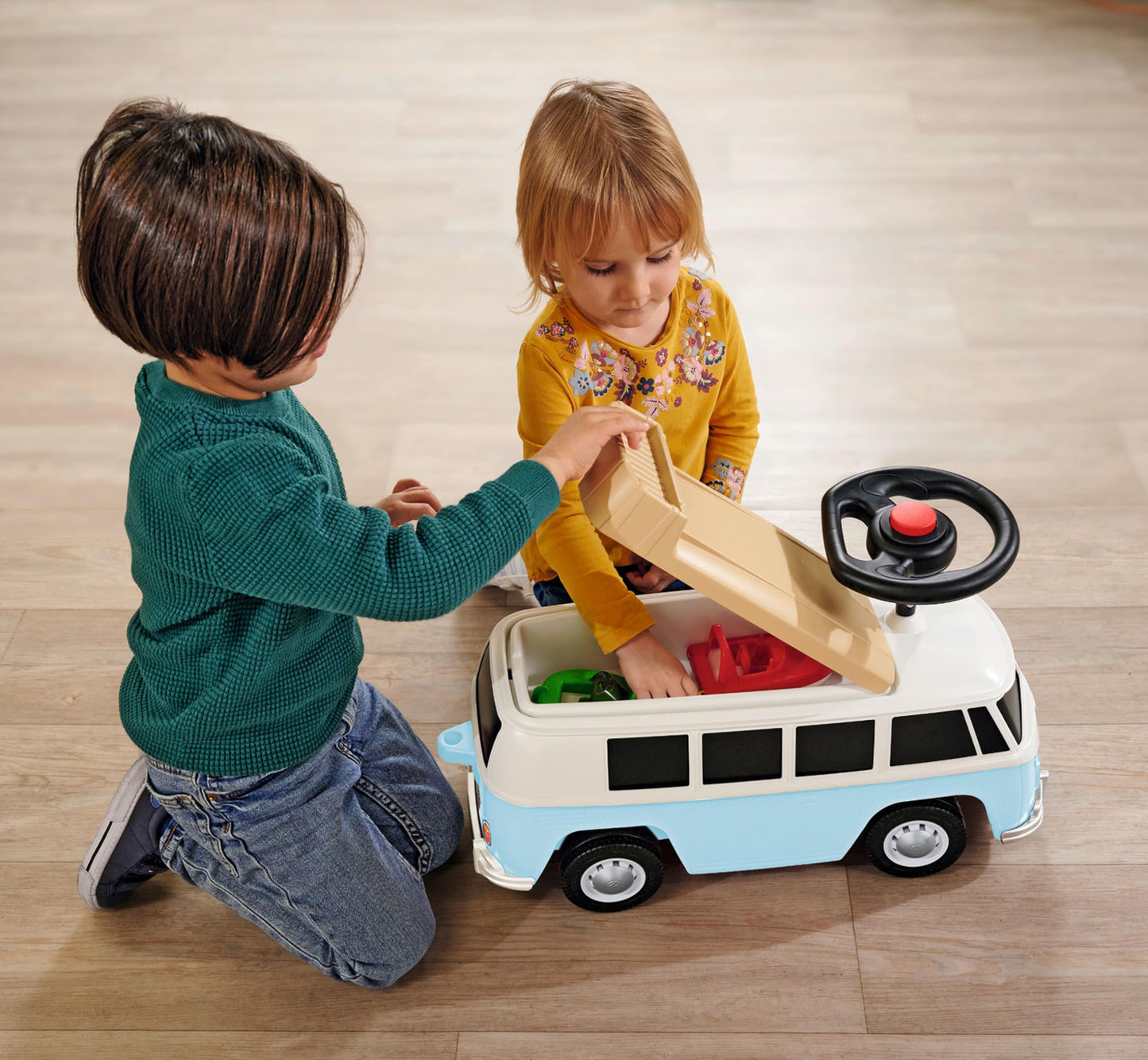 BIG Baby VW T1 (blau-weiß) - 2-in-1 Rutschauto und Spielzeug-Fahrzeug für Kinder von 18 Monaten bis 5 Jahre