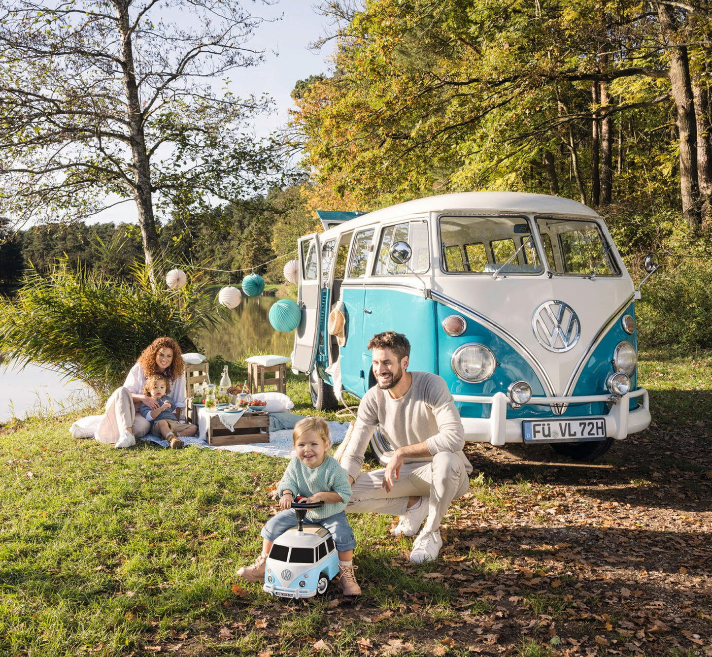 BIG Baby VW T1 (blau-weiß) - 2-in-1 Rutschauto und Spielzeug-Fahrzeug für Kinder von 18 Monaten bis 5 Jahre
